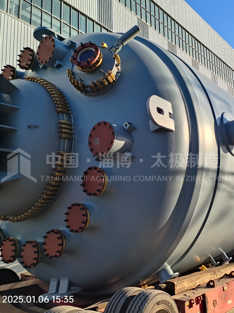 8 萬(wàn)升閉式反應(yīng)釜發(fā)車(chē)！太極制造刷新大型設(shè)備交付紀(jì)錄